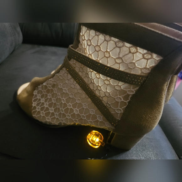 MIDNIGHT VELVET  Peep Toe Lace zip up Ankle Booties sz9 - Picture 8 of 16